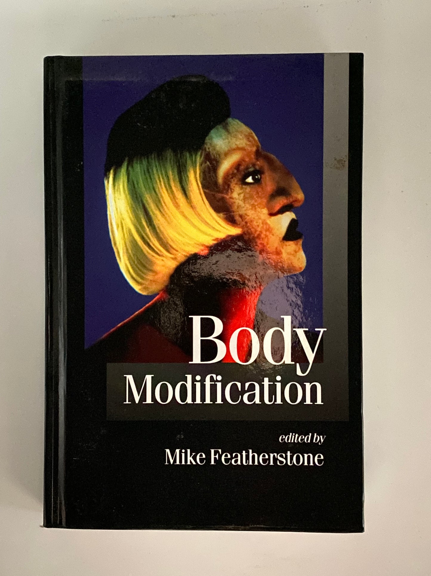 Body modification [HARDCOVER] - 2000